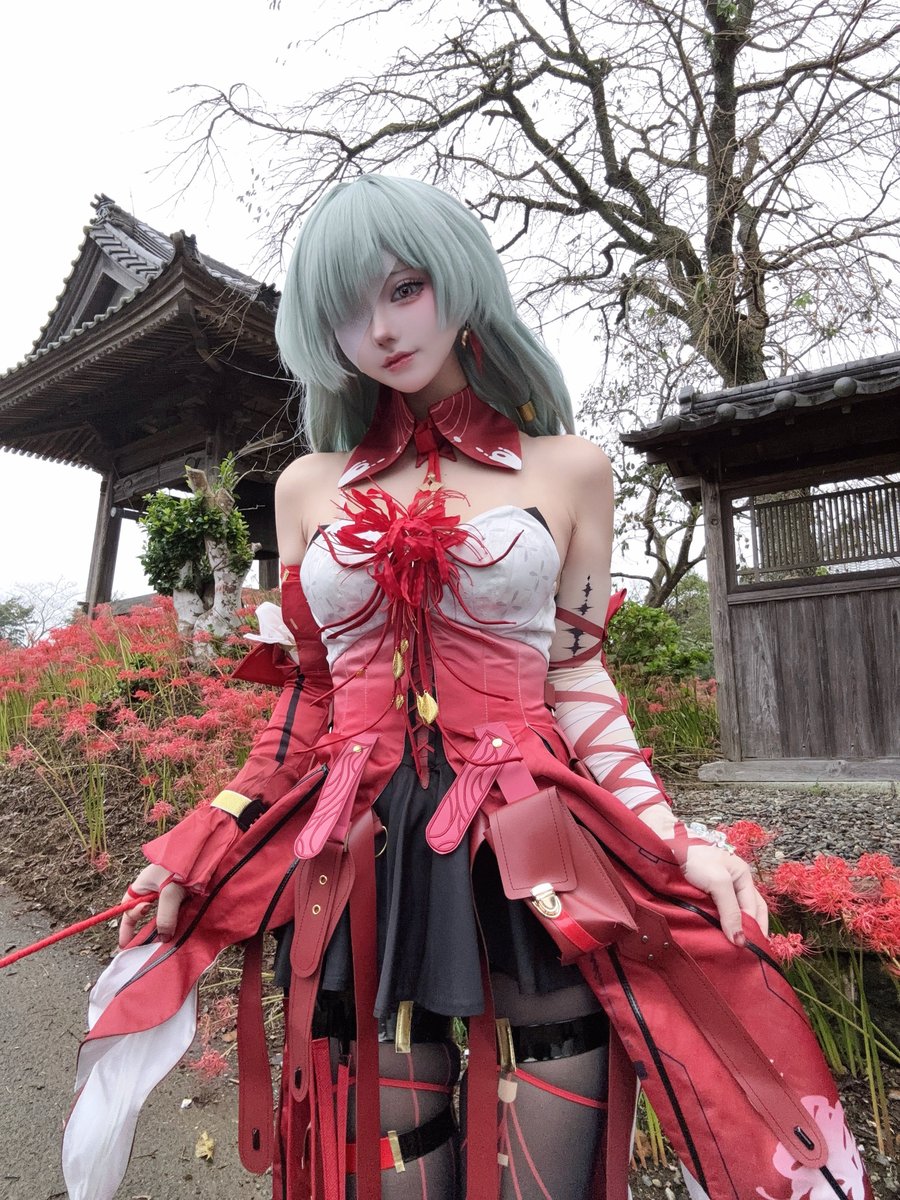 A_erukun's tweet photo. 彼岸花ロケ行ってきた！
#鳴潮 #フローヴァ https://t.co/V8GDwd5ECE