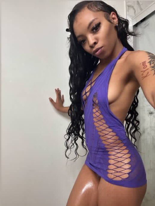 cherryiswild43's tweet photo. 💙 FaceTime me 
iMessage: Rosaeliza1999@gmail.com https://t.co/wM4MUiwCOx