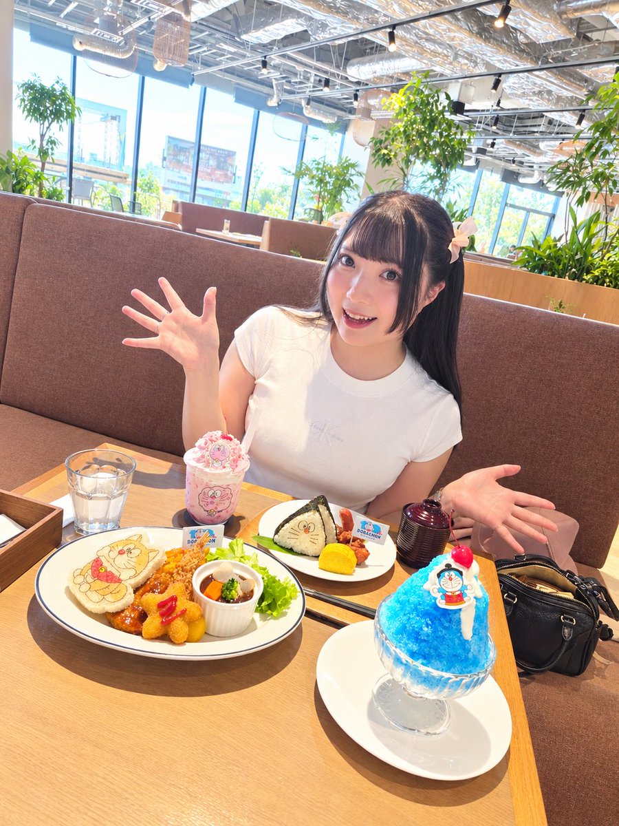 tomotantanwan's tweet photo. ななかちゃんにリクエスト撮影お願いした✨
楽しかったー🥰

@kyasaribonnu 
#雪紫乃ななか
#いっぱいたべるななが好き https://t.co/izpWtaJv0b