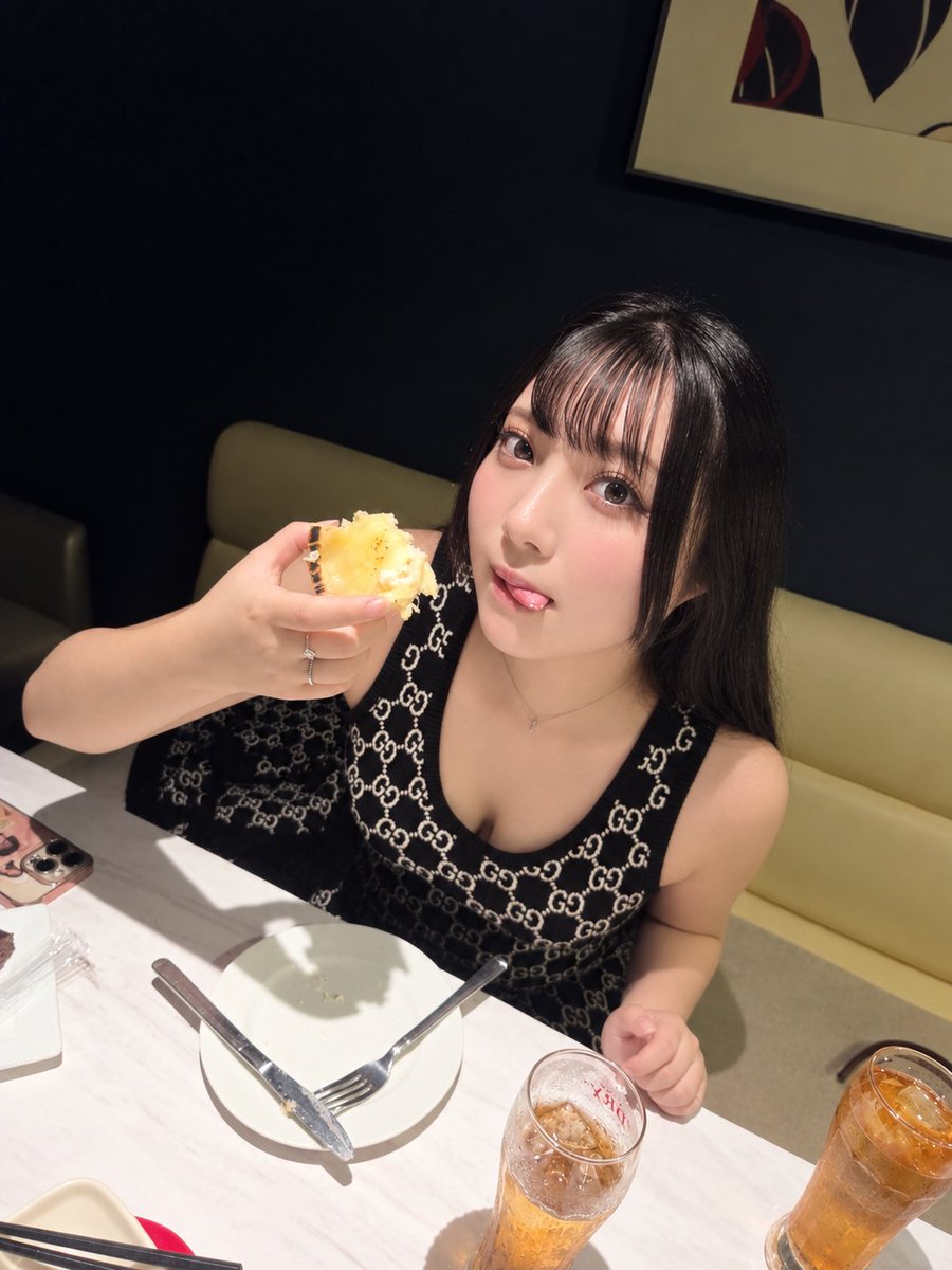 tomotantanwan's tweet photo. ななかちゃんにリクエスト撮影お願いした✨
楽しかったー🥰

@kyasaribonnu 
#雪紫乃ななか
#いっぱいたべるななが好き https://t.co/izpWtaJv0b