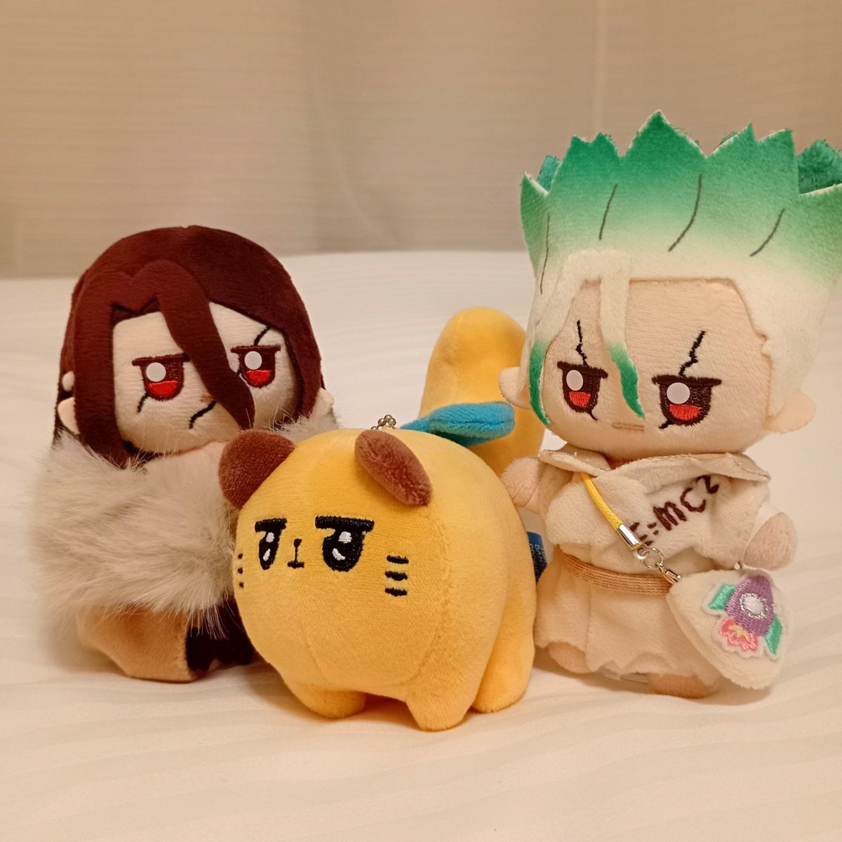 emc2mic's tweet photo. 新しい家族が増えました！🎊バナナのようなニャンコだよ
すぐにぬいちゃん達になついてました💕これにはぬいちゃんもﾒﾛﾒﾛ☺️よろしくね✨ https://t.co/FROuH4Dhzd