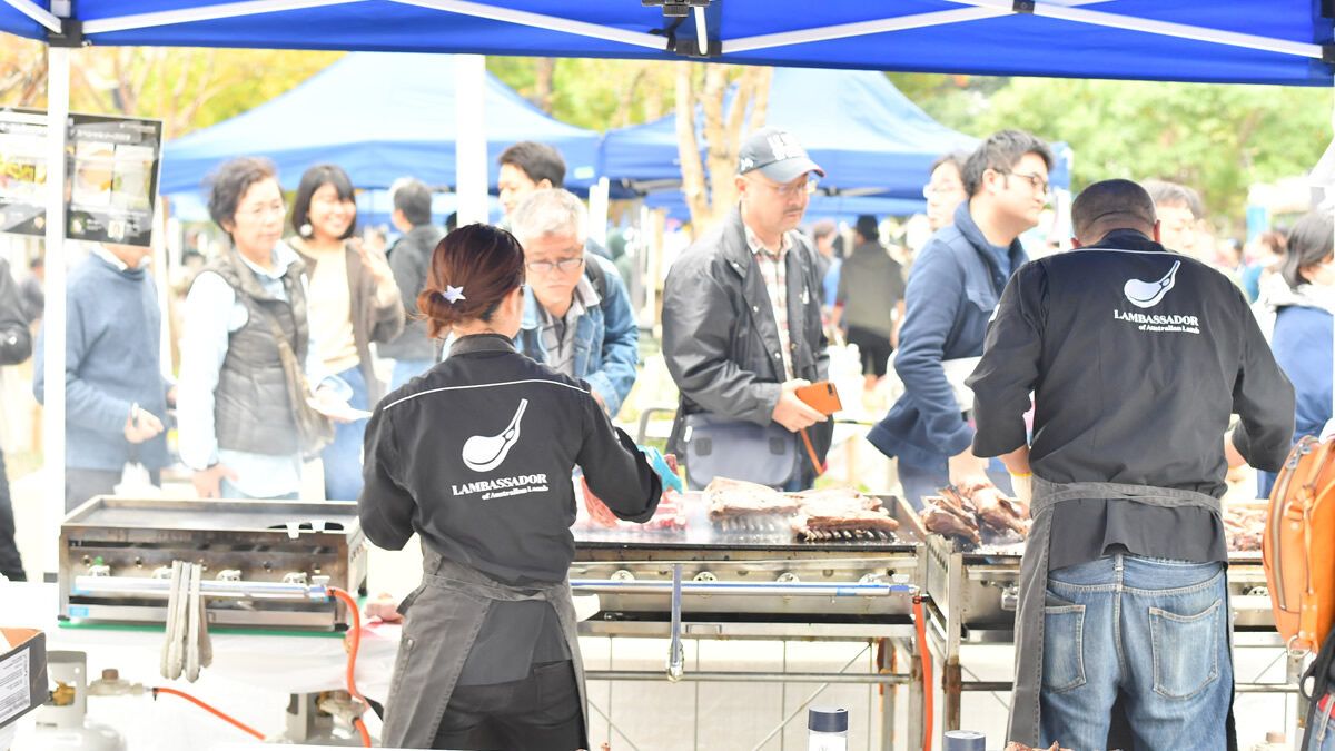 event_checker's tweet photo. 中野に羊グルメが大集合！

「羊フェスタ2026」開催🥩 

世界各地の羊料理をはじめ
羊毛・羊雑貨・クラフト・体験企画など
“羊”の魅力をたっぷり楽しめる2日間

📅 11/7(土)-8(日)
📍 中野セントラルパーク
🎟 入場無料

→ https://t.co/RzAXU79TL3 https://t.co/oUzL84UFSp