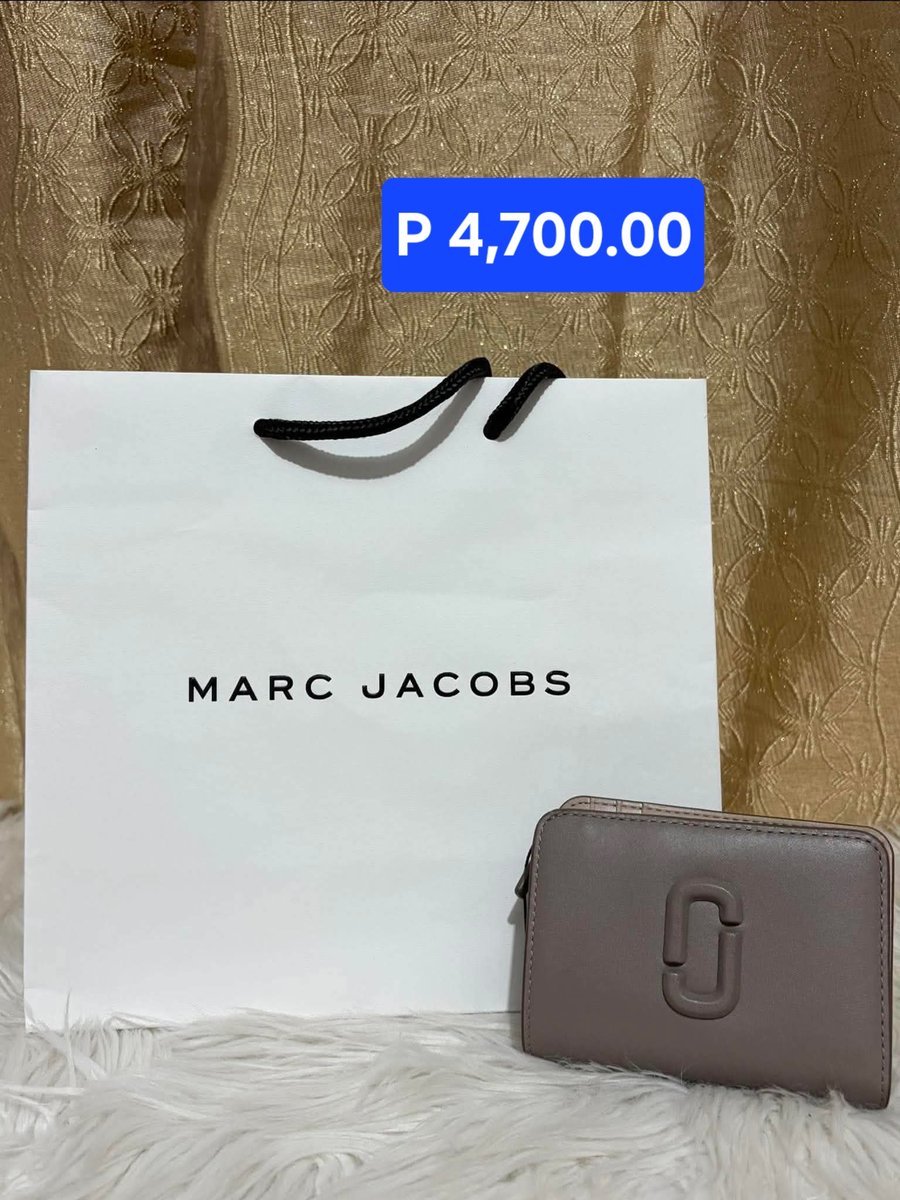 abbydusaban's tweet photo. 👜 MARC JACOBS WALLET FOR SALE ✨
Classy, compact &amp; perfect for everyday use 🤎
💰 ₱4,700 only
📦 Available now
✨ Marc Jacobs
📩 DM me for details / inquiries

Perfect for gifting or treating yourself! 🤎
#MarcJacobs #MarcJacobsWallet https://t.co/SwFd35YEt5