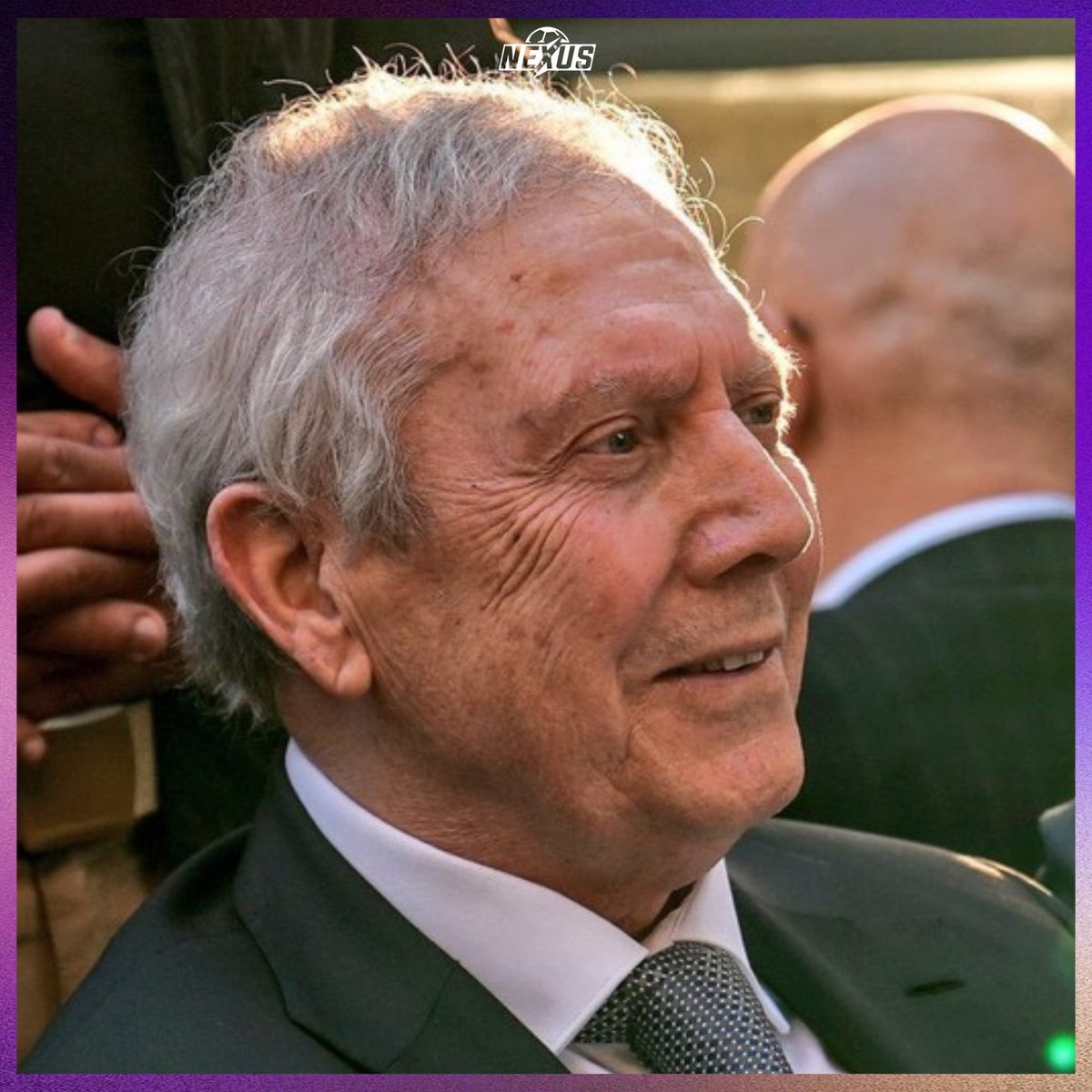 nexustransfer's tweet photo. Aziz Yıldırım: “Sidiki Cherif’i sattınız, evet sattık. Hasan Çetinkaya, Oğuz Çetin ve Cihan Kamer’e teşekkür ediyorum.

Oyuncuyu ‘Bu futbolcu’ diyerek gelip almadılar.

Hasan kardeşimin tanıdığı sayesinde oyuncuyu 25 M€’ya sattık.

Gittiği yerde de oynayamıyor.” (Gülerek) https://t.co/kTWq53xuH4