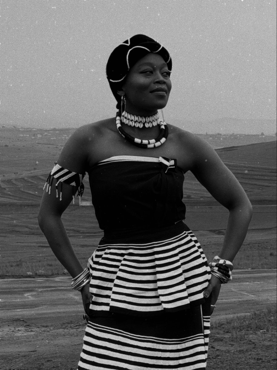 Zoe_Modiga's tweet photo. umngane omkhulu wajika uMama wekhaya
uthando lwangipha ubhuti
uthando emathafeni
uthando lwahlala esihlalweni sobukhosi
🐄❤️ https://t.co/eY660F4MAi