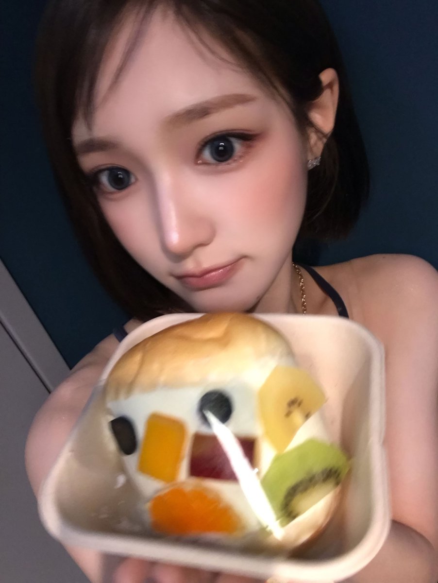 Jiyuprotector's tweet photo. 지유 음식셀카 쮸나예쁜거 아는사람//.. 👉🏻👈🏻💞💞💖 https://t.co/zIY3ESjtxf