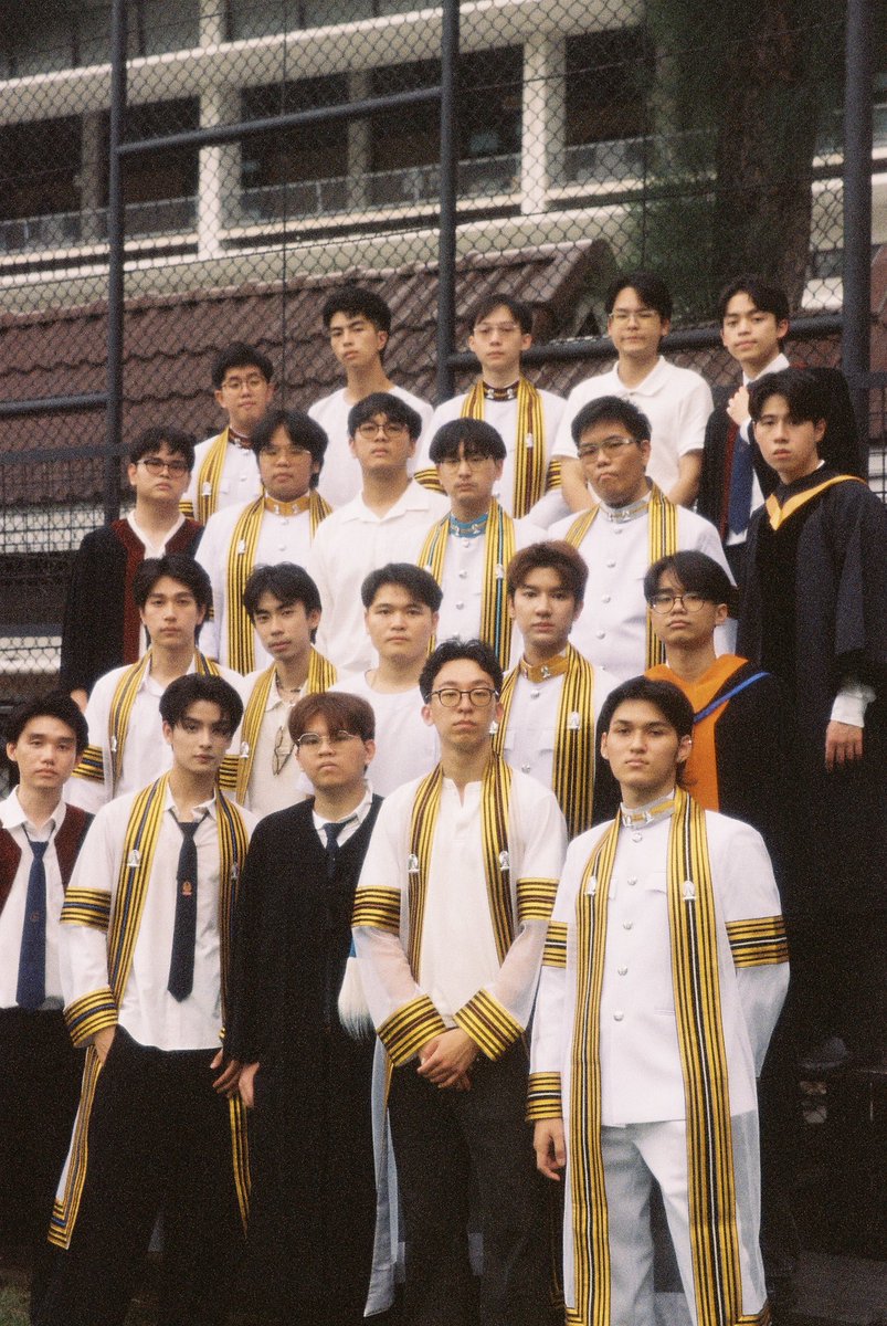 khunppol's tweet photo. สมัยป๊าหนุ่มๆอะนะ
#KHUNPOL https://t.co/a26fYYKc4R