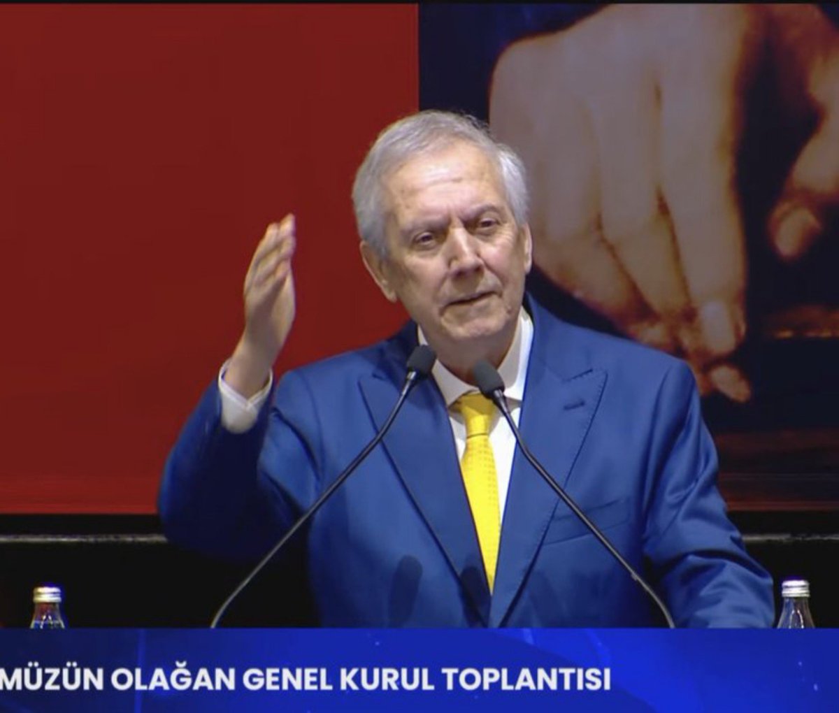 nexygs9's tweet photo. Aziz Yıldırım: 

"Fenerbahçe'yi bir sene sonra şampiyon yaparak bırakacağım." https://t.co/YKCLxllvYJ
