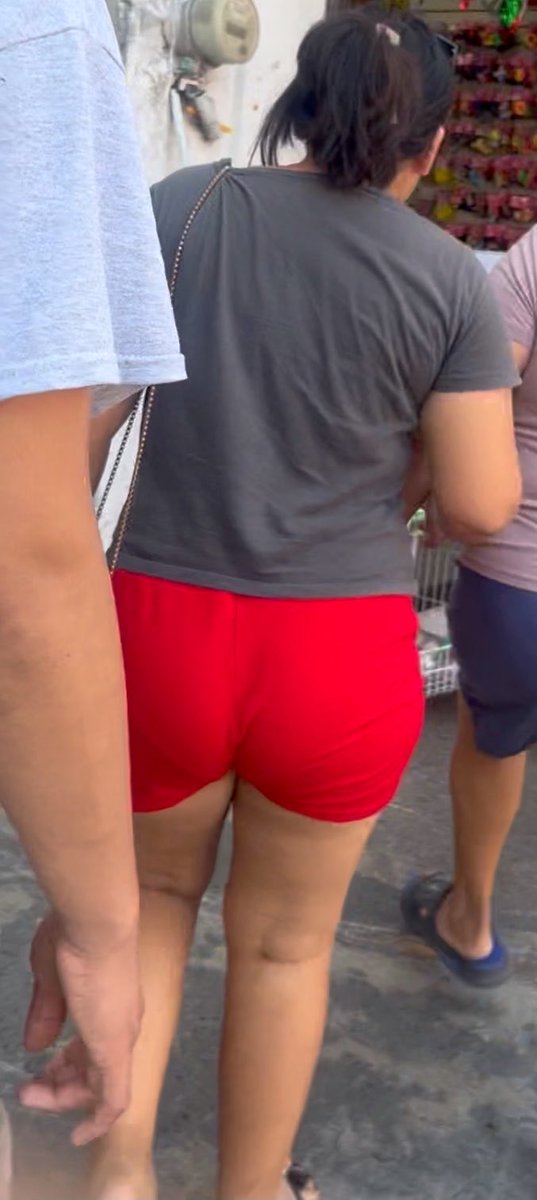 elacosusi's tweet photo. Delicioso culo de puta #candidhs #candid #creepshot #culo #putazorra #voyeur #brosis https://t.co/ySXo70pIGj