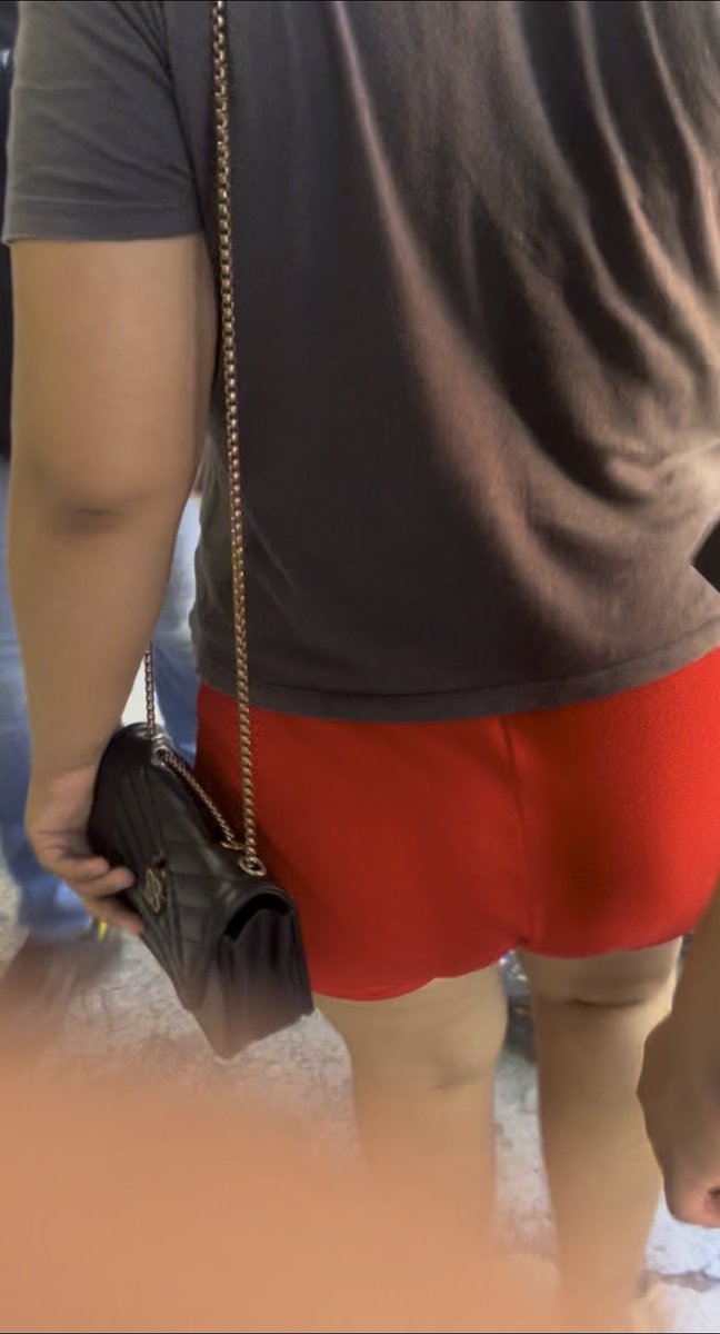 elacosusi's tweet photo. Delicioso culo de puta #candidhs #candid #creepshot #culo #putazorra #voyeur #brosis https://t.co/ySXo70pIGj