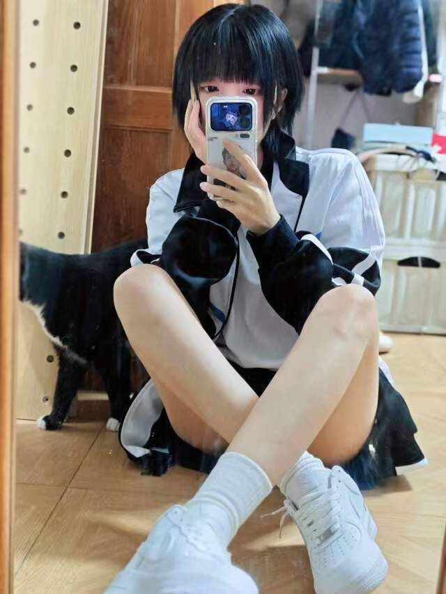 MakuraWxW's tweet photo. 在外面运动了一天的假小子….袜子臭臭的，杂鱼欧尼酱不要趁我不注意的时候偷走哦…..
 #原味 #女高 https://t.co/dq9Tsk5l9E