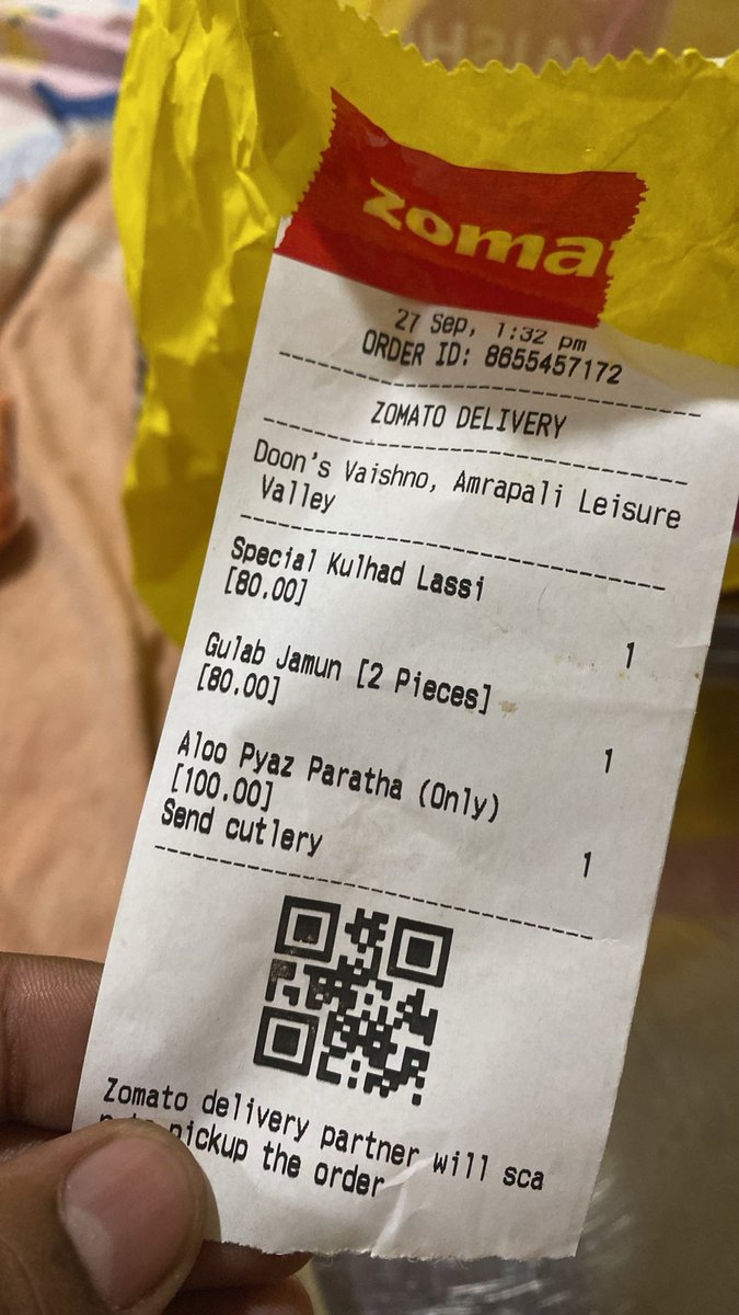 abhytwri0's tweet photo. I ordered and PAID through @Swiggy. The app says “delivered,” but I received what appears to be someone else’s @zomato order.

So where is the food I paid for? And what am I supposed to do with someone else’s food now?
I need this investigated, not an automated response. #swiggy https://t.co/QqvRAJEl2o