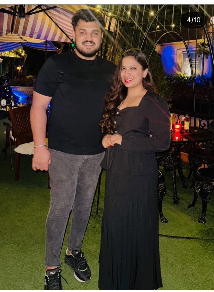 __7fy9's tweet photo. Hindu girl Shivani Marwadi and her Sanatani muslaman husband Danish Inamdar https://t.co/InlEdr7E2b