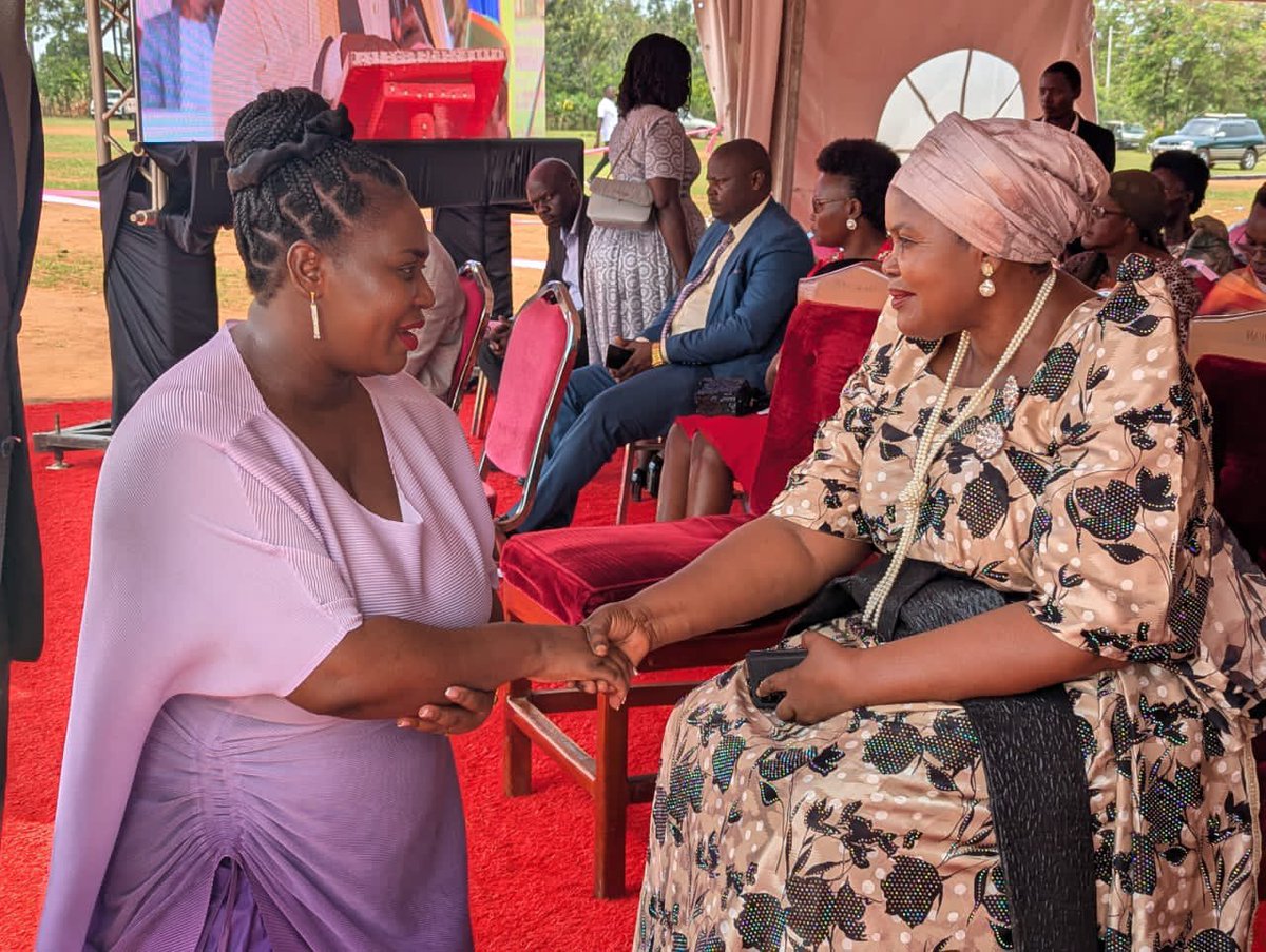 babatvuganda's tweet photo. Gospel artist Justine Nabbosa has arrived at Mayuge District Headquarters ahead of her performance on the final day of the fourth Busoga Prayer Week.
📸 @sammwesigwa8
#BabaNews https://t.co/K8UQBldQhk