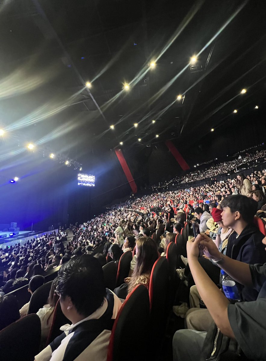 Binssi_Jinssi's tweet photo. Full house tonight 🤩

#BINI_SIGNALS_SYDNEY
#BINI_SIGNALS_WORLDTOUR_2026
#BINI https://t.co/CqaMLtVl5C