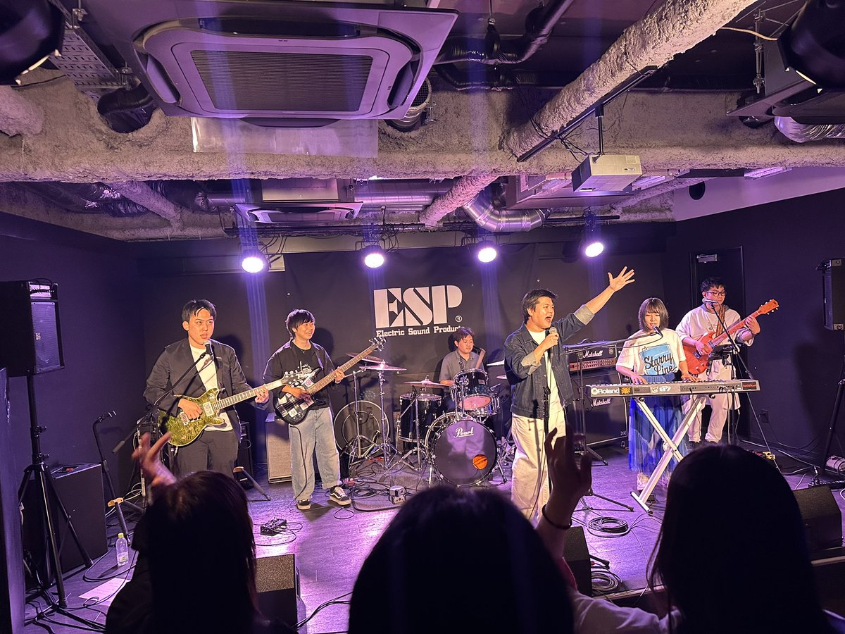 BIGBOSSekimae's tweet photo. 🎸BIGBOSS LIVE vol.4🎸
5.NANIGONAVIS

BanG Dream!の男性バンドプロジェクト
from ARGONAVISから誕生したバンド
ARGONAVISのコピーバンド🔥　

ペンライト煌めくフロアは
大盛り上がりでした✨

本日はご出演ありがとうございました🙇🏻

#BigBossLive https://t.co/Pb3Z9DW23d