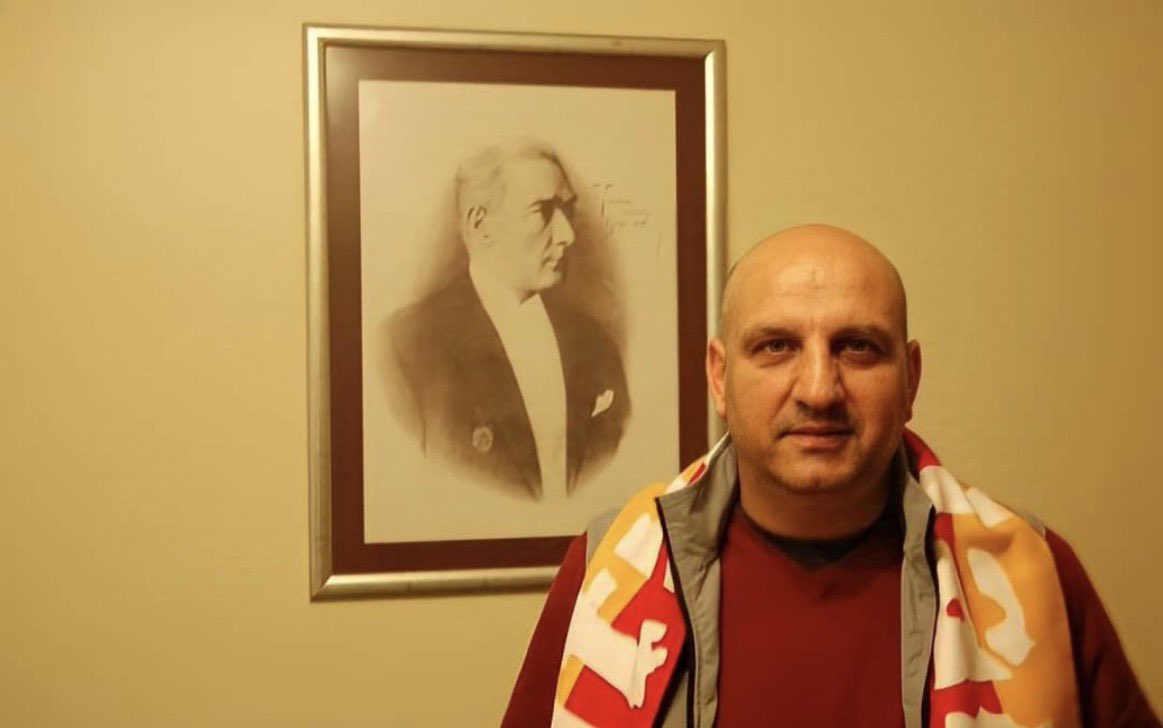 uAUNI_BAKIRCAY's tweet photo. KEŞKE ÇIKIP ŞAKA DESEN!

Vefatının 18. yıl dönümünde, Galatasaray ve ultrAslan’ın unutulmaz ismi Alpaslan Dikmen ağabeyimizi saygı, sevgi ve özlemle anıyoruz. https://t.co/pDxlblTRbZ