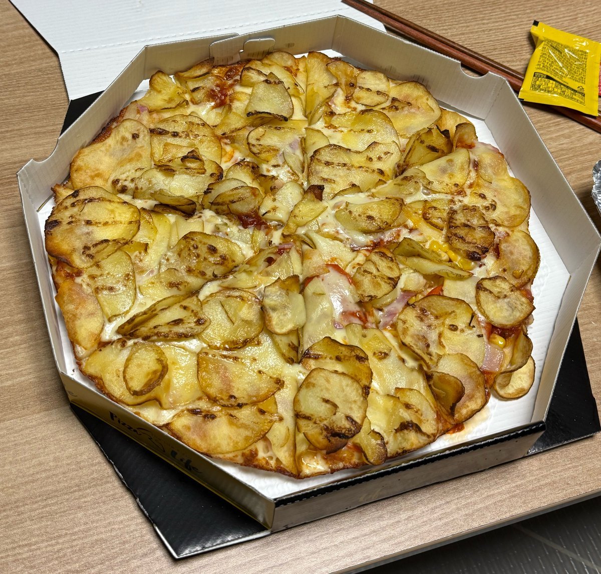 FoodNyt's tweet photo. 우리집 주변 피자집에 감자피자가
진정한 감자피자라고 생각함 맨날먹는듯진심 https://t.co/4zXgbojo7p