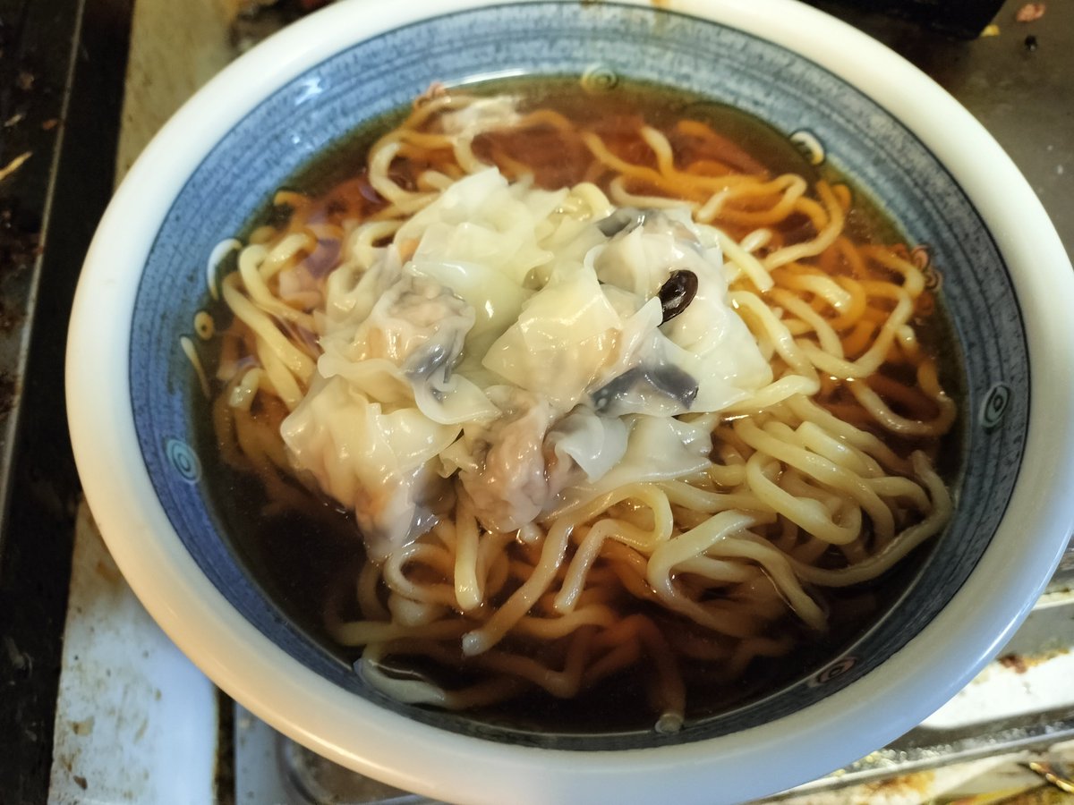 Hiro_selatan's tweet photo. 爺さんの夕食、ワンタン麺。 https://t.co/ejBlLmjRRx