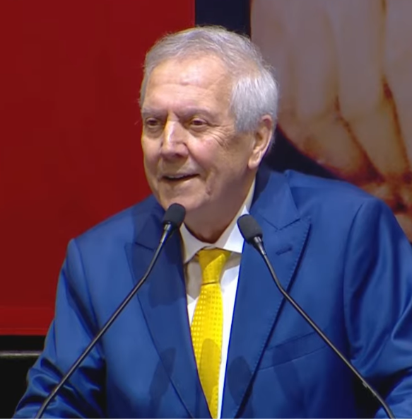 futbolarena's tweet photo. Aziz Yıldırım: "Sidiki Cherif'i sattık, evet. Oyuncuyu, bu futbolcu diye gelip almadılar. Hasan Çetinkaya'nın tanıdığı bir insan vasıtasıyla 25 milyon euroya sattık. Gittiği yerde de oynayamıyor." https://t.co/HzElVbT66L