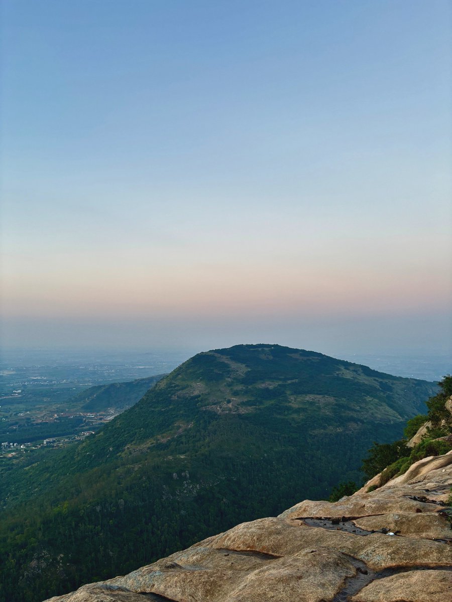 mekutanu's tweet photo. Ended up watching one of the most beautiful sunrises of my life. 
📍Nandi Hills https://t.co/u71EhN7jrt
