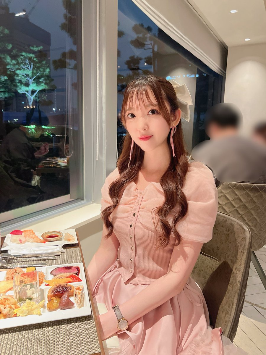 aykymd9's tweet photo. ホテルでディナーブッフェ🌙🥂 https://t.co/IFaOETfrHD