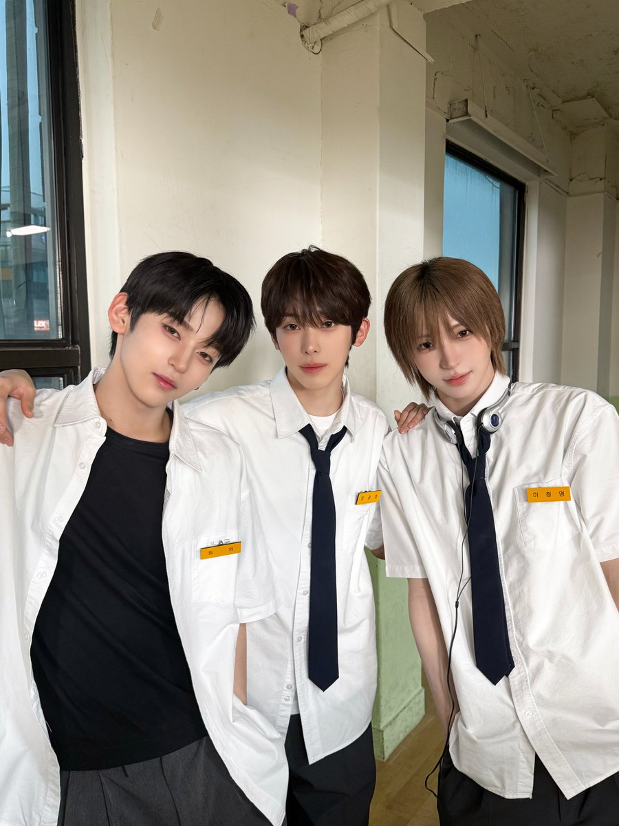 idntt_cosmo's tweet photo. 두근 두근 덴주!
~특명! 마음을 훔쳐라~

#idntt #아이덴티티
#이청명 #leecheongmyeong #토와 #towa #양경호 #yanggyungho https://t.co/mw0SaMMkTK