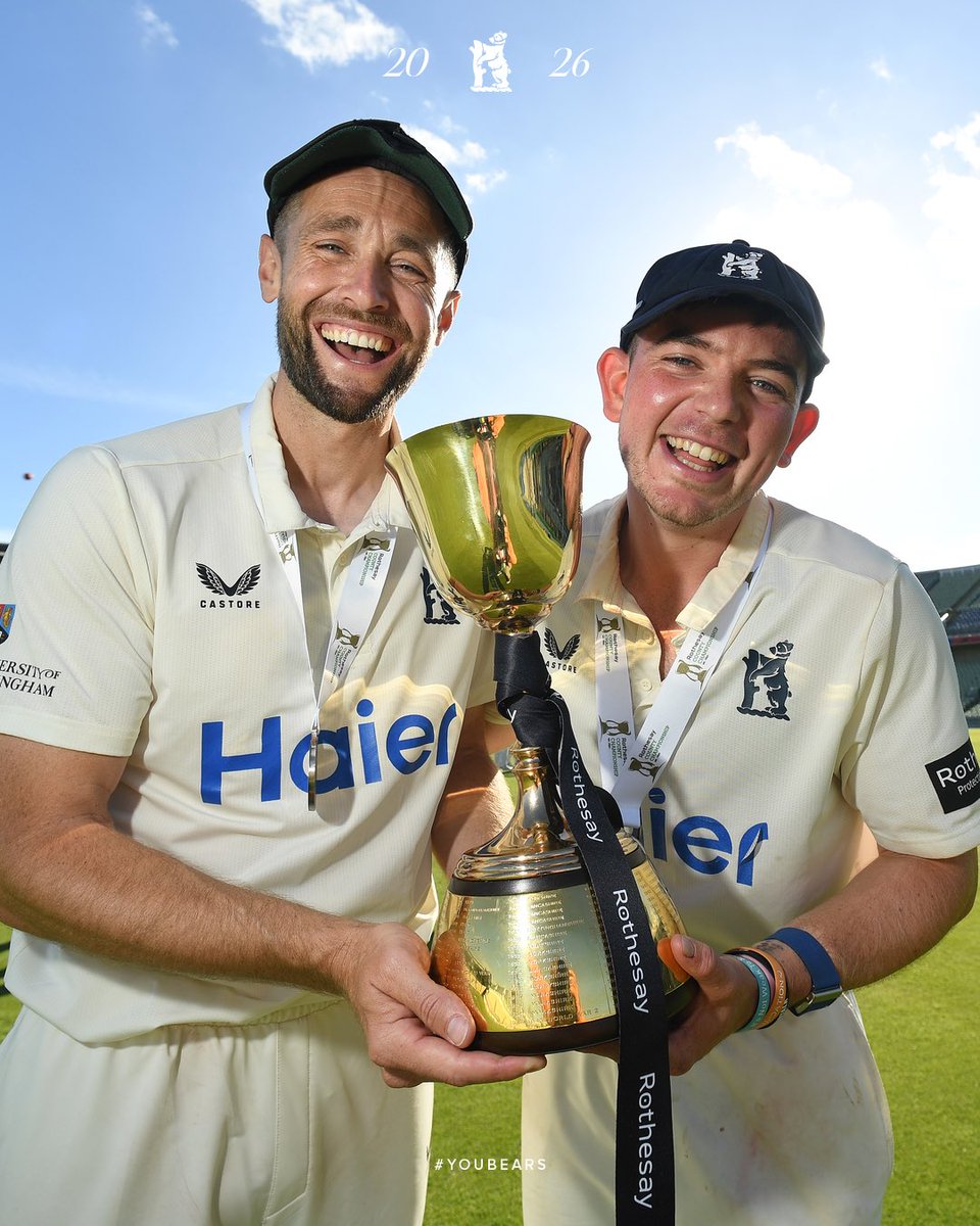 WarwickshireCCC's tweet photo. The trophy pics are in 📸

🐻 #YouBears https://t.co/OnYojnVGxe
