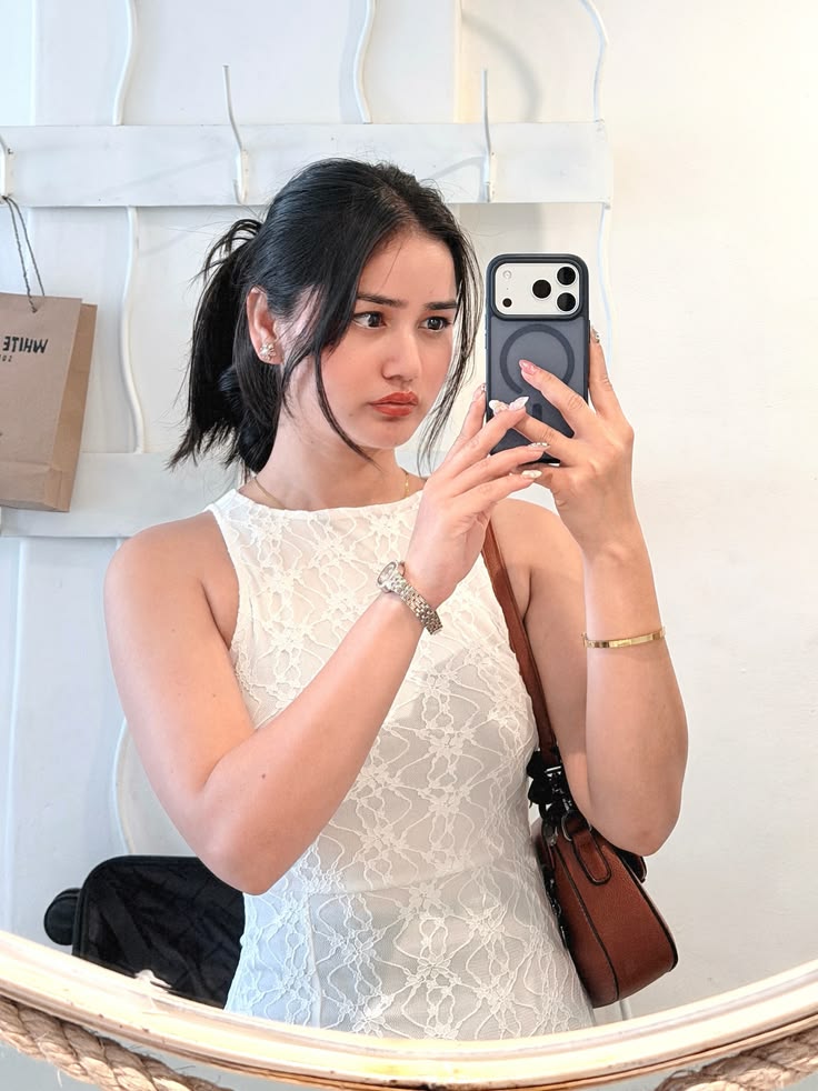 hotliveind's tweet photo. Kamu lihat aku, aku tahu. 😏
#hot51 #hot51apk #hot51indonesia https://t.co/XAQCvjl9qx