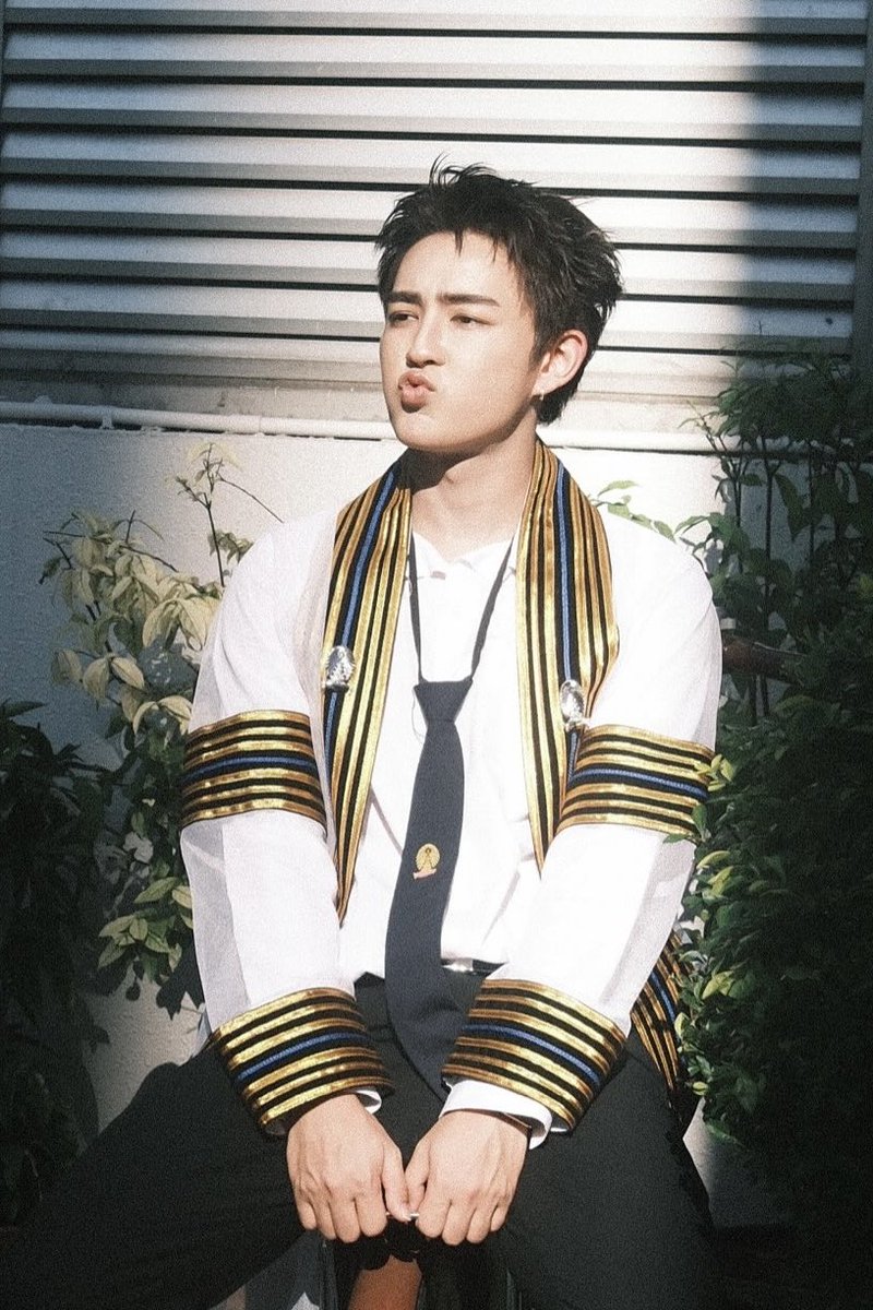 goodbyemy_b's tweet photo. เรียนคณะเดียวกันครับเลยรู้จัก ใช้คำว่ารู้จักมั้ย ฮาร์ทน่าจะรู้จักขุนฝ่ายเดียวมากกว่า https://t.co/4LqzpAIfDN