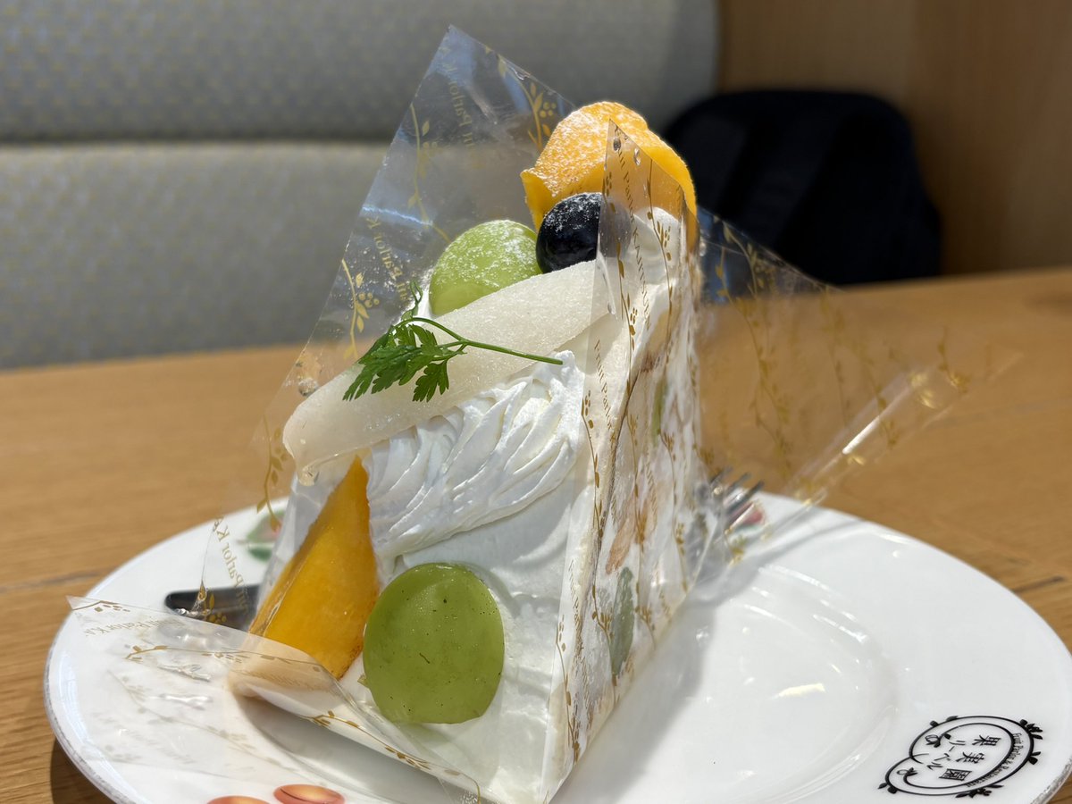 ashafterall's tweet photo. パ活。
リーベルに行くのは久しぶりで、やはりテンション上がってズコットを追加してしまった…季節のフルーツを食べまくった。
美味しかった。
明日から頑張らねば！ https://t.co/5H6DGvp3R1