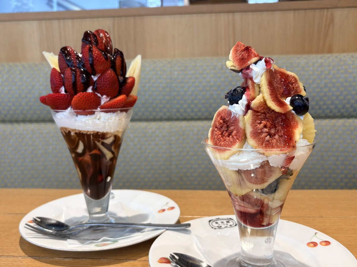 ashafterall's tweet photo. パ活。
リーベルに行くのは久しぶりで、やはりテンション上がってズコットを追加してしまった…季節のフルーツを食べまくった。
美味しかった。
明日から頑張らねば！ https://t.co/5H6DGvp3R1