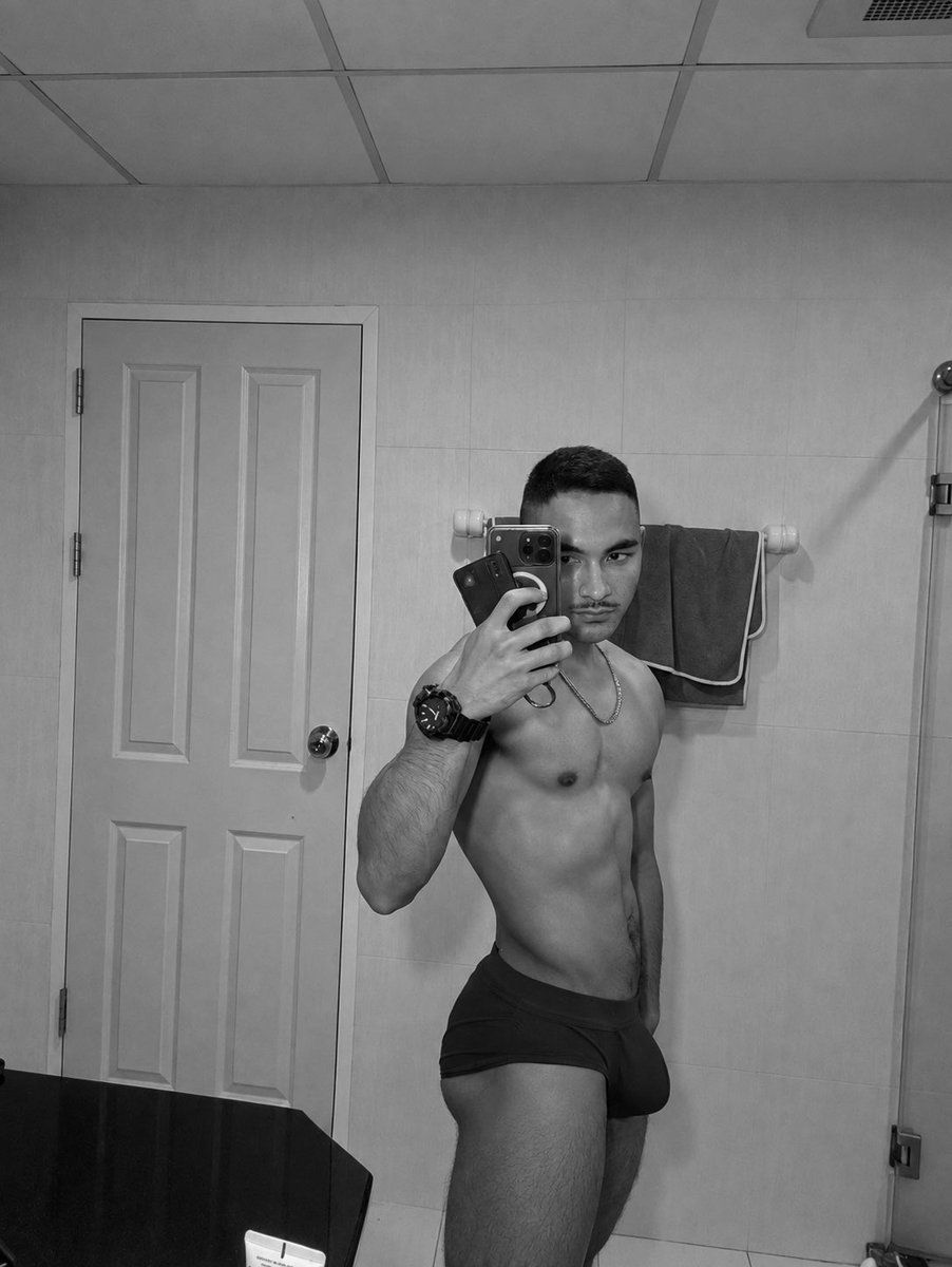 BIGGUN_z's tweet photo. 🍆🖤
Ig:apiphatchet_z https://t.co/0AZeEjTTBg