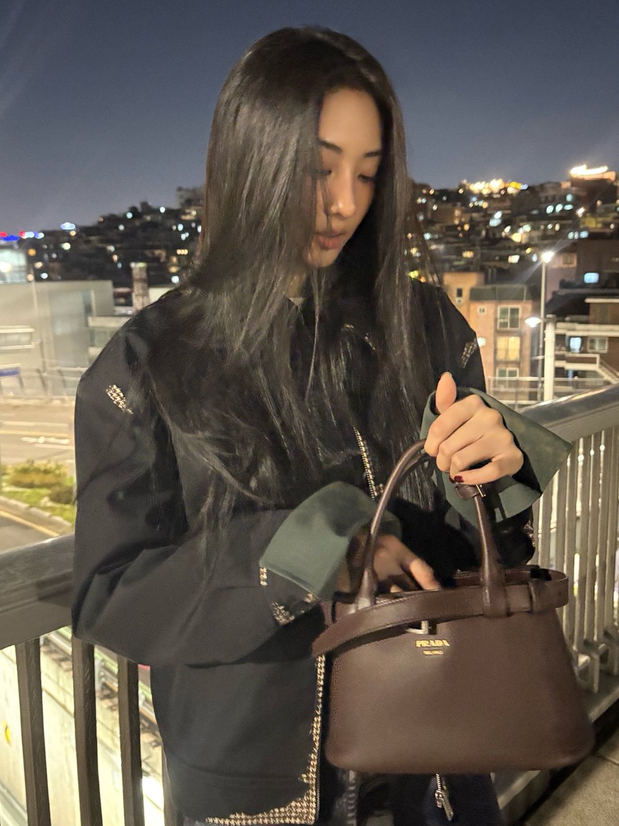 dailygawon's tweet photo. my girlfriend (real) https://t.co/kAYaF2FKHQ