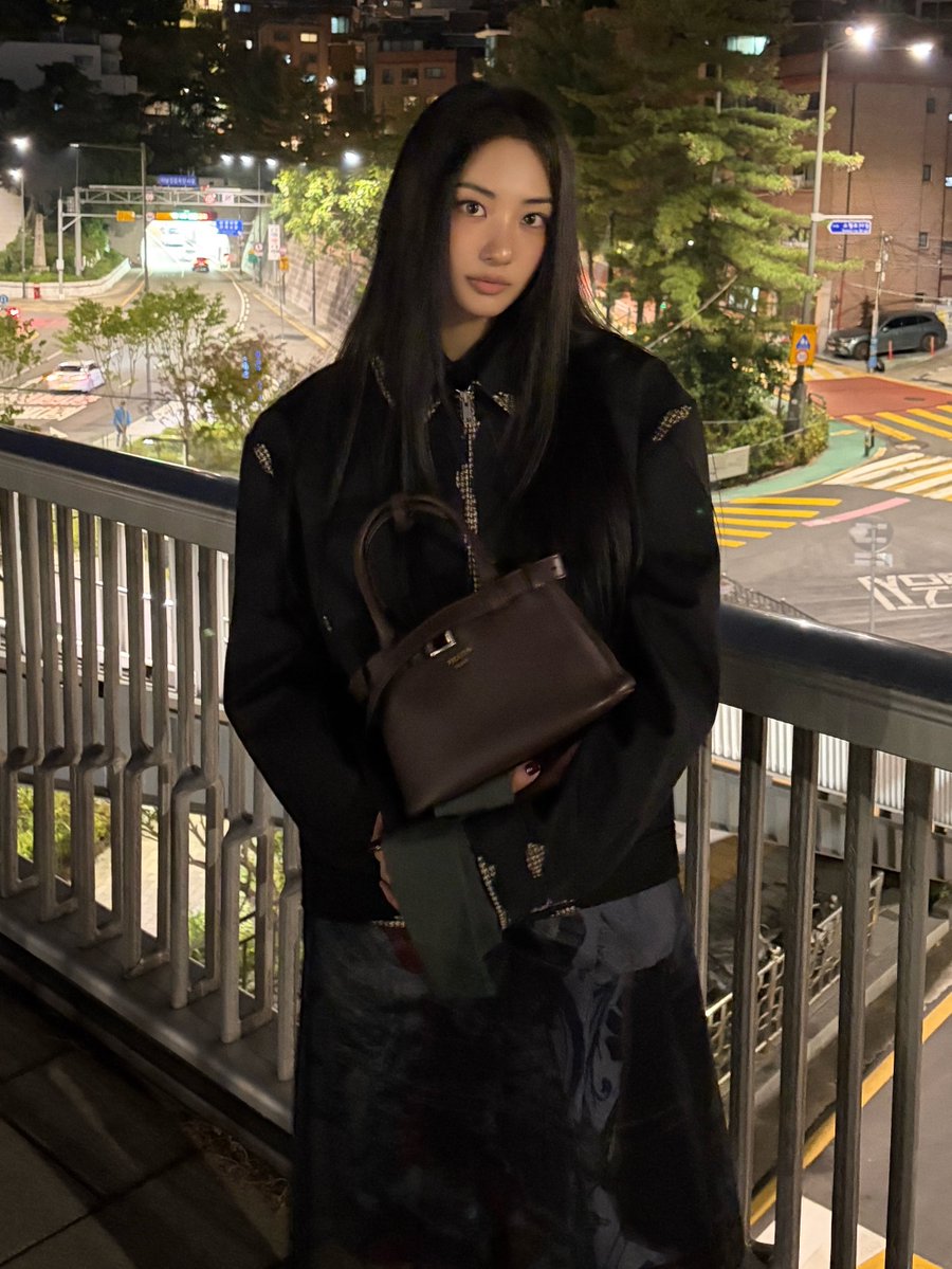 dailygawon's tweet photo. my girlfriend (real) https://t.co/kAYaF2FKHQ