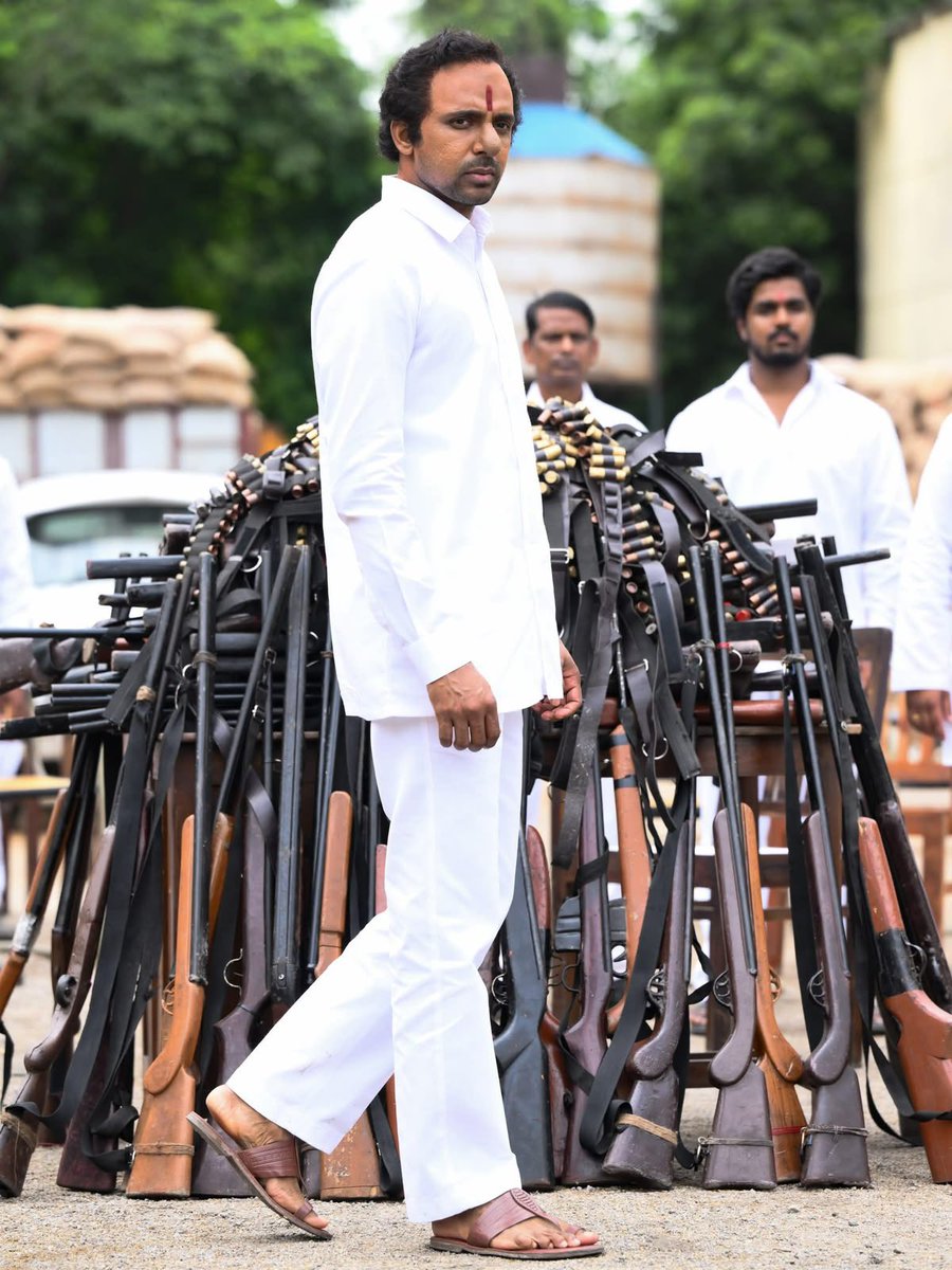 TeluguScribe's tweet photo. ప్యారడైజ్ సినిమా నుండి కేసీఆర్ పాత్ర స్టిల్స్ విడుదల చేసిన ప్రియదర్శి https://t.co/NchyRVm4d7