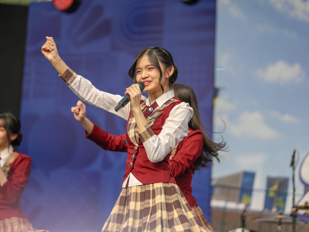 AkmalKhai9's tweet photo. KaIndah

@C_IndahJKT48
270926 Vidio Sports Festival https://t.co/wKJHRv1lMW