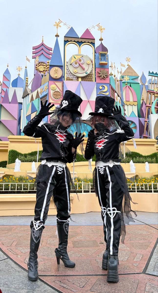 ricchan_cos's tweet photo. 9/26 🏰 (写真の使用については事前にご了承もらってます❕)

ホンテの列で偶然すれ違い後にまたすれ違ってお写真撮らせて頂きました🫯🥺︎︎🫶
凄くかっこいい♠️👻さんでした😵‍💫💓

⊹˚₊ ꔛ ★ ꔛ ₊˚⊹ ⊹˚₊ ꔛ ★ ꔛ ₊˚⊹ ⊹˚₊ ꔛ ★ ꔛ 

#Dハロ仮装2026
#Dハロツイステ仮装 https://t.co/caNZq8EtG7