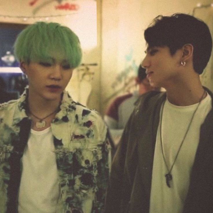ynkkadore's tweet photo. beautiful and touching yoonkook fic ❤️‍🩹

⸝⸝ childhood friends
⸝⸝ angst
⸝⸝ growing up together
⸝⸝ hurt/comfort
⸝⸝ found family
⸝⸝ inspired by hyyh 
💌link: https://t.co/mdI6rwDHaE https://t.co/bJIzybm2fm