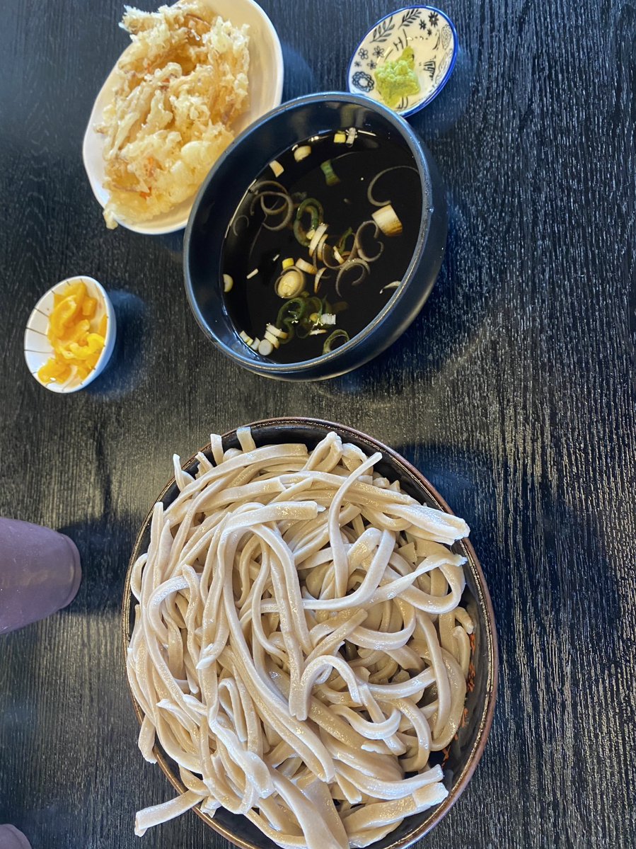 kapparin125's tweet photo. 以前から気になっていた蕎麦屋に行ってきた。極太の田舎そばとは聞いていたが‥そこまでとは(^o^;)そして噂のかき揚げ、めっちゃ硬い！！！ https://t.co/f4ImIQAcAh