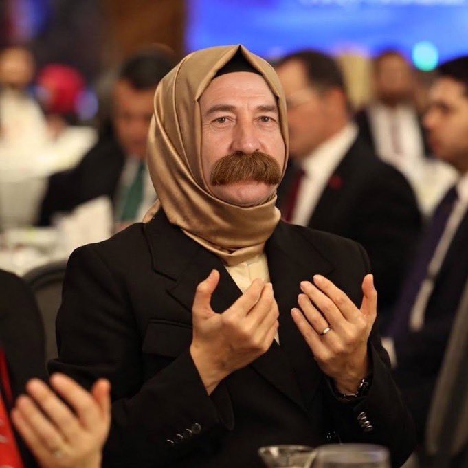 zeydanhocca's tweet photo. Fatma Betül Kaya başkanım vurgunu islami kurallara göre dibini sünnedliyerek yapmıştır tek bir lira israf etmemiştir onu eleştirenlerin asıl derdi islam.. https://t.co/rN20PQsNc3