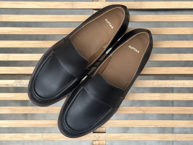 va_va_shop's tweet photo. "AUTTAA・Classic Moccasins" new in !!- VA-VA online shop 
https://t.co/1Pr4qFu6QT 
#auttaa
#アウッタ
#shoes
#boots
#Moccasins https://t.co/4v9j200HLd