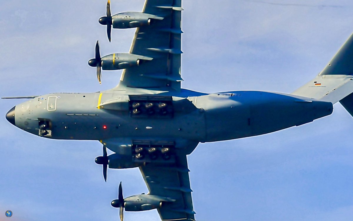 Jarek_Kilinski's tweet photo. Niemiecki 🇩🇪 samolot akrobacyjny 😉
Dny NATO v Ostravě / NATO Days in Ostrava 2026
#atlas #airbus #germanairforce #aerobatics #ostrava https://t.co/wFW28tzvGz