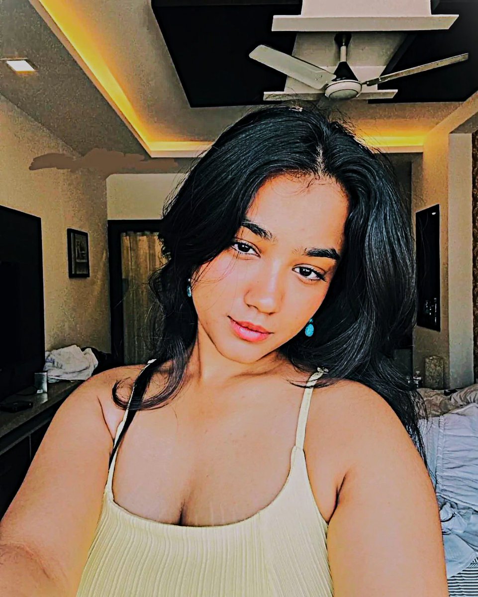 baddiesforshow's tweet photo. NAME-  MANSI SHROFF
UNIVERSITY -  CHRIST UNIVERSITY, BANGLORE
AGE -21
HOMETOWN -  VARANASI UP
FEATURES-  BIG BOOBS, STRECH MARKS ON BOOBS ,BUSTY FIGURE

#collegeslut #bigtits #sexy #instainfluencer #cute #indiancollegegirl https://t.co/9FNZ5MxwNk