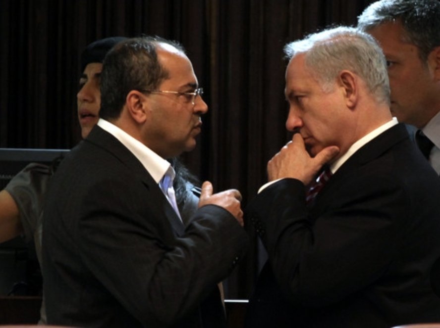 attilus's tweet photo. ובכן, גיא ידידי, אומנם זה לא AI, אבל ככה זה נראה במציאות https://t.co/nwUKYSEikt