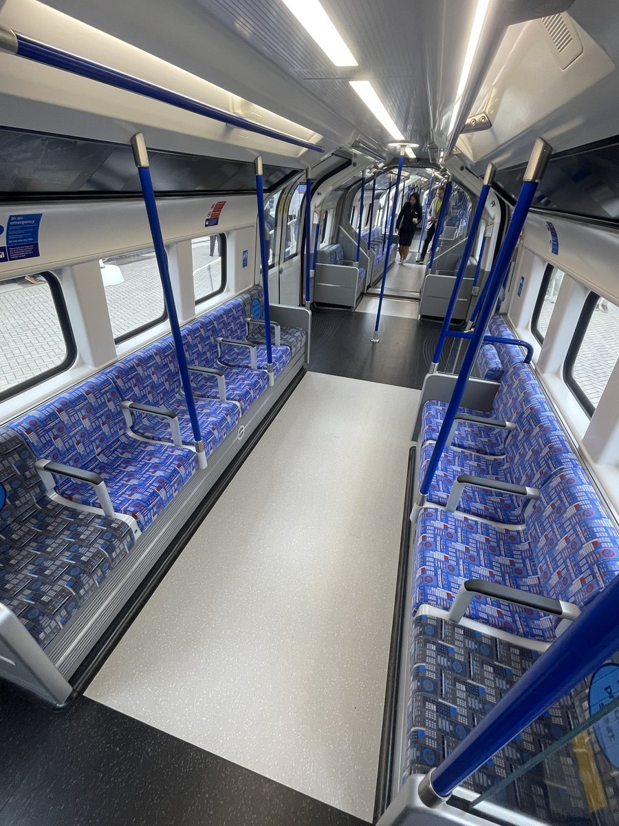 alexhornbyrail's tweet photo. Views from #InnoTrans: the latest trains for @TfL Piccadilly Line Underground with walk-through carriages, floating cars without bogies, fully digital cove screens and a few other firsts for the deep-level tube lines. Some nice ‘attention to detail’ touches here too. https://t.co/qmxQVviNjS