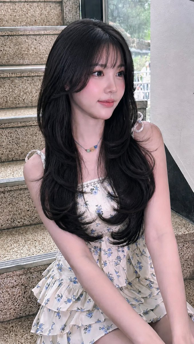 Hullabaloospirt's tweet photo. Gambaran carmen kalau pake poni😍

Btw foto ini emang d edit yaa guys foto ini udh lama bgt  udh pernah d up jg. tpi aku up kembali soalny lgi rame foto carmen ponian. Tenang gue nggak pake apk haram itu lgi buat ngedit.  #Carmen 

FOTO LAMA!! https://t.co/2SoxFLxlLR