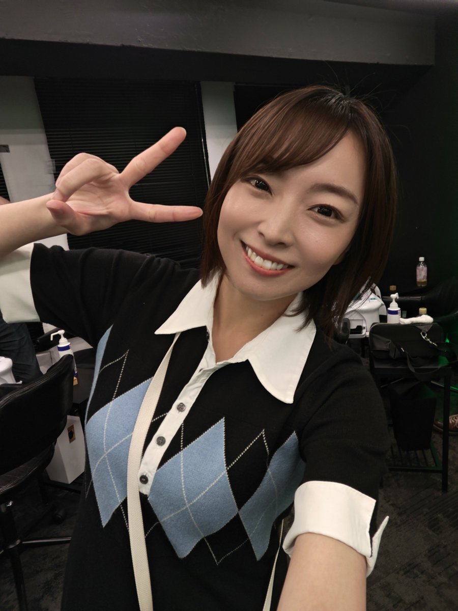 Ginga1218's tweet photo. 今日は渋谷を散策
なでしこリーグ参戦してきました
1343

今日は同卓ならずでしたが、お知り合いのフォロワーさんと同卓して真剣勝負しました
チート配牌貰っても上がれず、北家スタートしたら東3でタイムアップとか、色々ありました
また参加したいと思います

今日のゲスト添えときます https://t.co/TlQFkuJapD