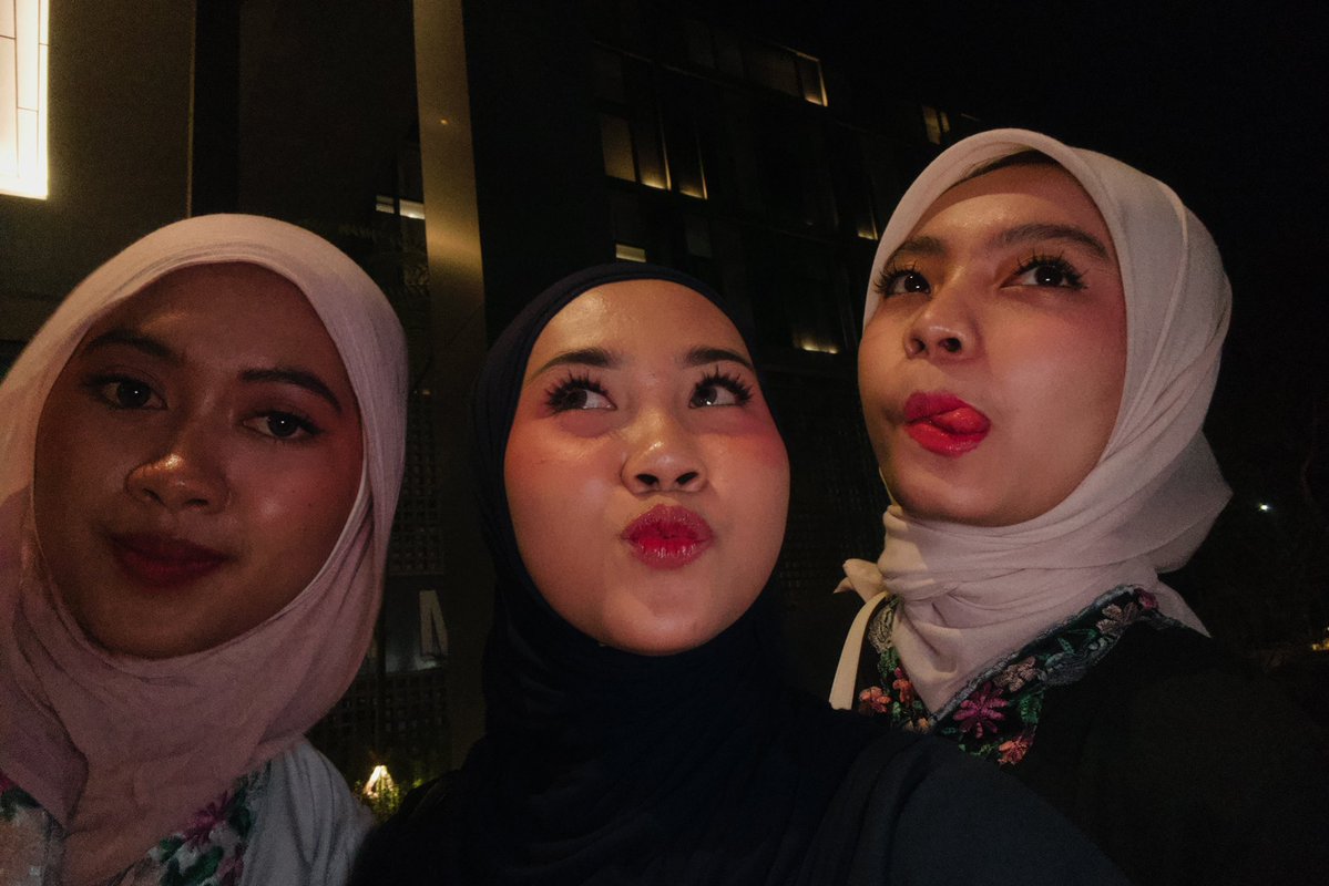 jjeyebrow's tweet photo. nek iki baddie mengantieyy 🌹🌹🌹 https://t.co/gumzMTojno