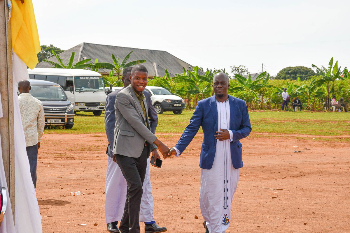 babatvuganda's tweet photo. Photo moment: The arrival of the Isabalangira of Busoga, Owek. Zilabamuzaale Menha at the final day of the fourth edition of the Busoga Prayer Week.
#BabaNews https://t.co/HjucgcqEtt